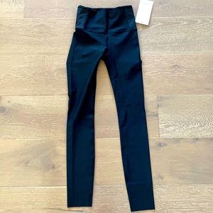 Lulu lemon zoned in HR tight 27”